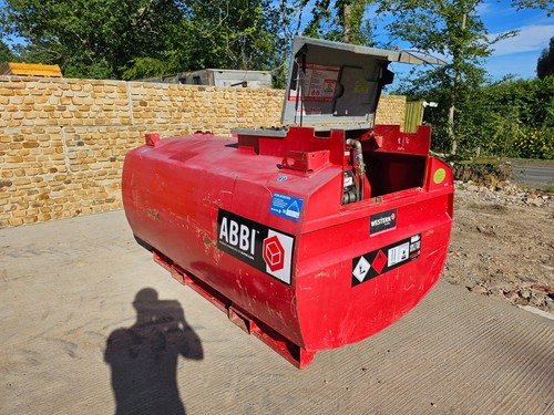 1850 vat western abbi - £1850+vat, 2000